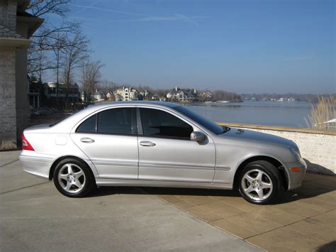 Mercedes-Benz C 240