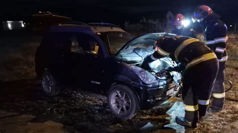 Video Un Autoturism A Luat Foc La Alba Iulia Proprietarul A Ncercat