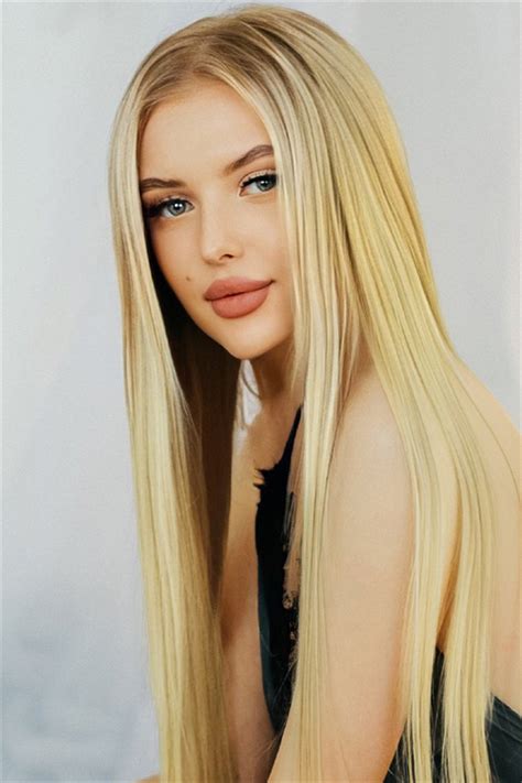 Beautiful Lana Y O From Miami With Blonde Hair Id Ladadate