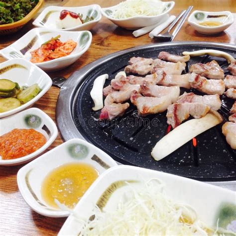 Cerdo Asado A La Parrilla Corea Foto De Archivo Imagen De Barbacoa