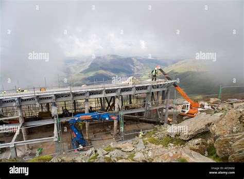 Snowdon summit cafe hi-res stock photography and images - Alamy