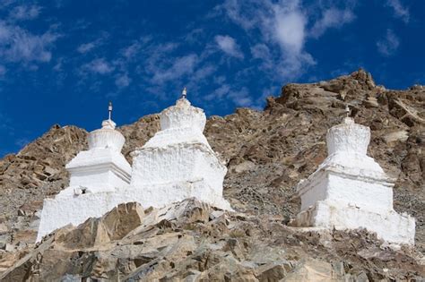 Premium Photo | Tall shanti stupa in leh ladakh india