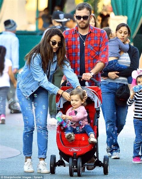 Lily Aldridge Caleb Followill And Their Daughter Dixie At Californias