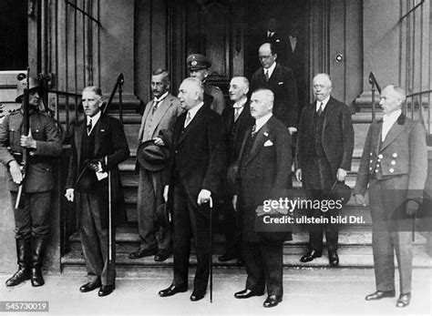 weimar republic   premium high res pictures getty images