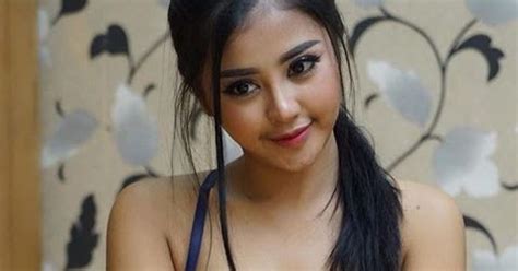 Cerita Sex Istri Ku Ku Jadi Kan Untuk Membayar Hutang Cerita Dewasa