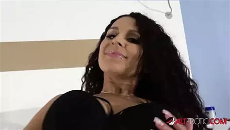 German Bitch Mara Martinez Surprises Him With Hot Underwear In The Kitchen XHamster