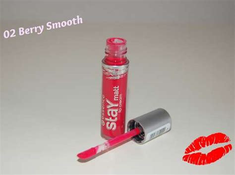 Test Lippenstift Essence Stay Matt Lip Cream Farbe Smooth Berry Soft Nude Pinkmelon
