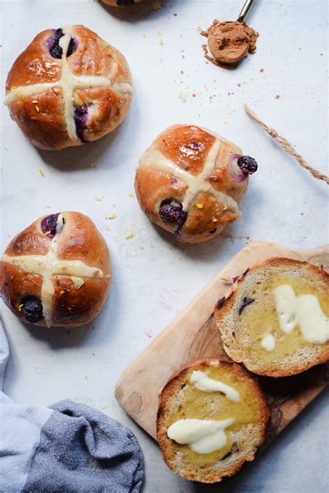 Vegan Blueberry And Lemon Hot Cross Buns Let S Eat Smart
