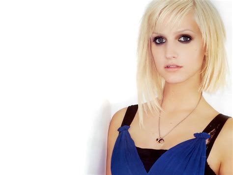 Ashlee Simpson Hot Pictures Photo Gallery Wallpapers
