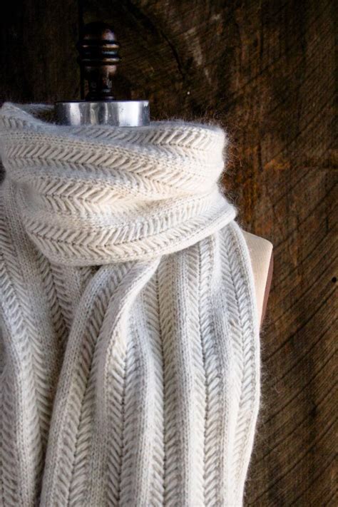 Easy Cable Knit Scarf Pattern ~ Knitting Ideas Diy