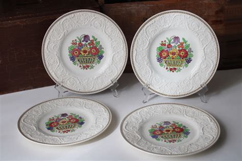 Wedgwood Windermere Vintage China Luncheon Plates Floral Center W