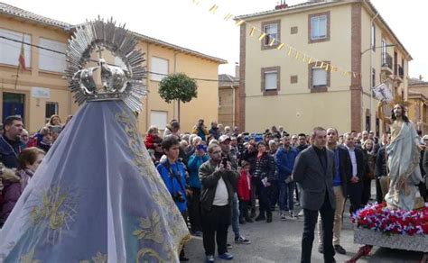 La procesión del Resucitado pone fin a una Semana Santa de sol lluvia