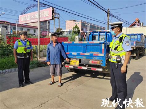 核载2人货车实载20人，乘客还一路有说有笑腾讯新闻