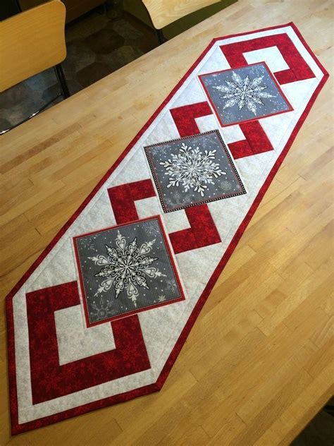 Have A Look At This Superb Christmas Quilt What A Very Creative Style