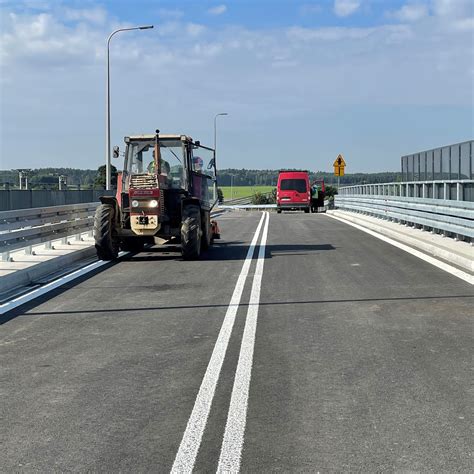 Bezpieczniej I Sprawniej W Konradowie Jest Nowy Wiadukt Nad Torami