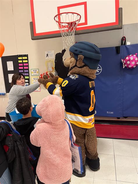 Erie Otters On Twitter Otto Joined Emerson Gridley Last Night For