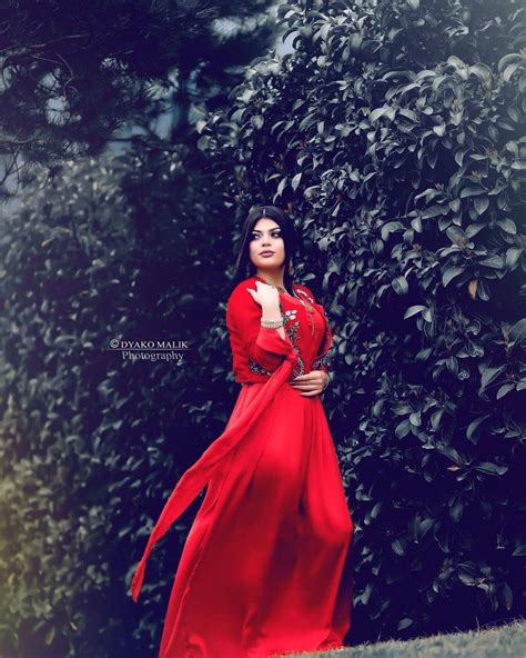 Pin By Ez Derya On Kurdish Girls In 2022 Red Formal Dress Fashion Model