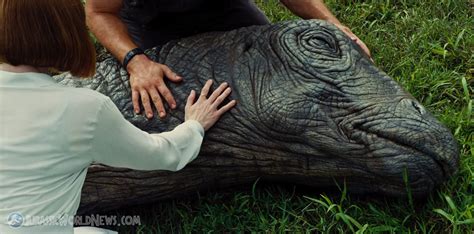 Jurassic World Super Bowl Trailer Screenshots Jurassic World Trailer