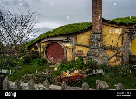 Hobbiton Movie Set For The Lord Of The Rings In Matamata New Zealand