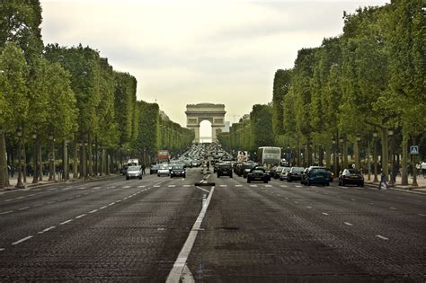 A Soundtrack To Exploring Paris