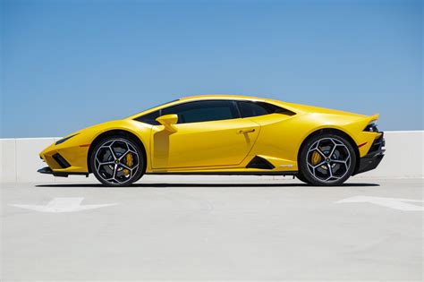 Gold Lamborghini Huracan 2022 Oasis On Location