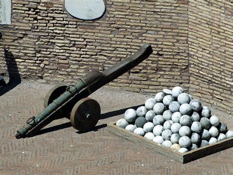 Castel Sant Angelo Courtyard With Cannonballs Castel Castel Sant