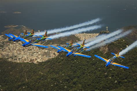 Esquadrilha da Fumaça realiza hoje sobrevoos no Rio de Janeiro