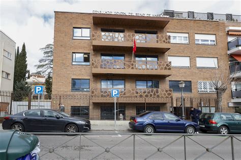 Un Hombre Se Quema A Lo Bonzo En La Puerta Del Consulado De Marruecos