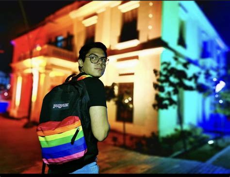 Soy gay y llevo a mi familia a la Marcha del Orgullo para enseñarles sobre tolerancia Infobae