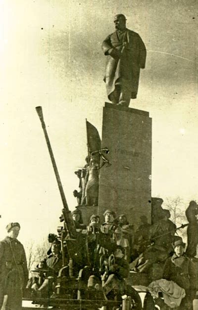 Шукач | Памятник Тарасу Шевченко в Харькове