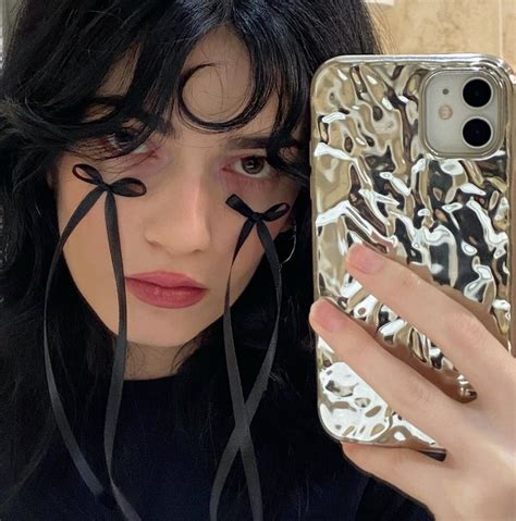 Nơ nước mắt hot trend 2023 được chị em say mê