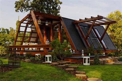 10 Incredible And Inspirational Off Grid Homes