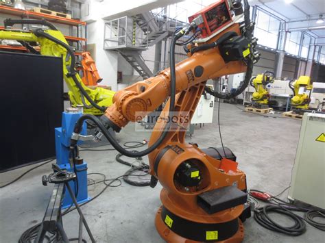 Kuka Kr Krc Con Fuente De Alimentaci N Sks Y La Gran Mesa Giratoria