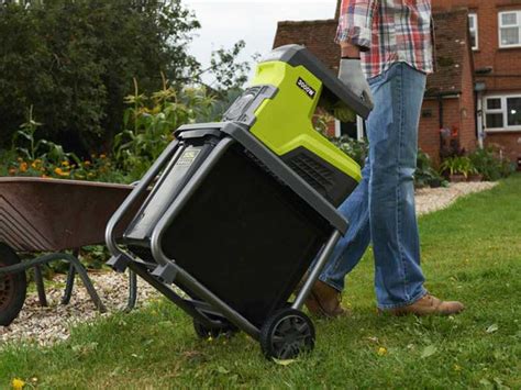 Ryobi RSH3045U - Elektrischer Häcksler im Angebot | Agrieuro