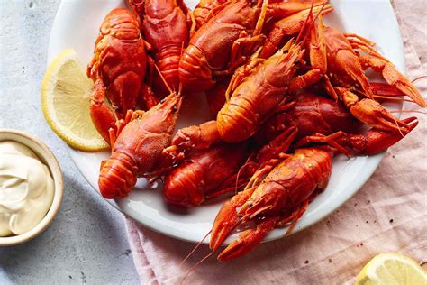 How To Eat Crawfish