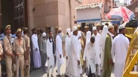 Friday Prayers Offered At Gyanvapi Mosque In Varanasi Firstpost