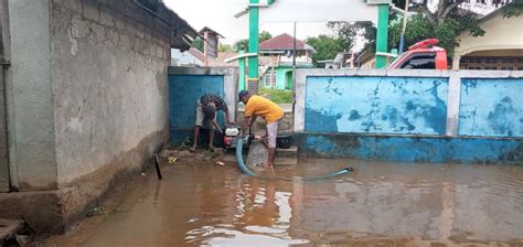 BPBD Buru Lakukan Pendataan Di Wilayah Terdampak Banjir Dan Angin