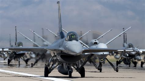 Putin Is Freaked Out America Will Train Ukraine On F 16 Fighter Jets