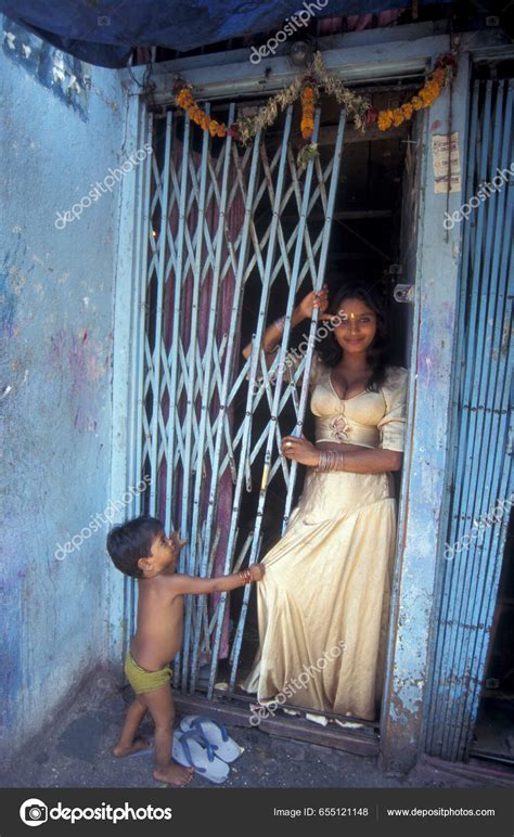 Prostitute Women Front Her Room Falkland Road City Centre Mumbai — Stock Editorial Photo © Urf