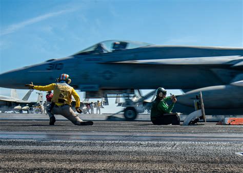 U S Navy On Twitter Usnavy Photos Of The Day 1️⃣ And 2️⃣ Ussnimitz