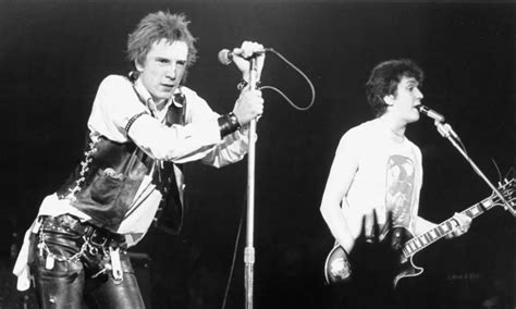 Catch The First Look At Pistol Danny Boyles Sex Pistols Biopic Series