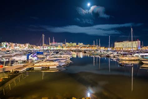 Vilamoura Night 3web Wander Mum