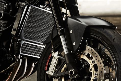 New Order Custom Triumph Speed Triple Return Of The Cafe Racers