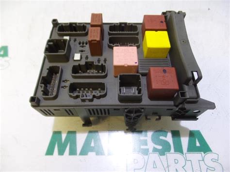 Fuse Box Renault Espace 2 0 16V Turbo 8200447438