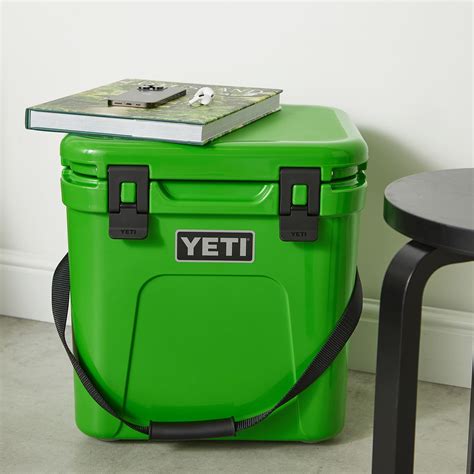 Yeti Roadie 24 Cooler With Soft Strap Canopy Green End