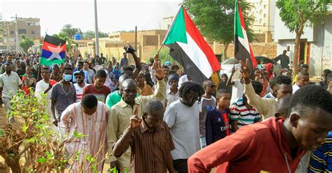 السودان بعد عام من قرارات البرهان تحركات وتطلعات للخروج من الأزمة