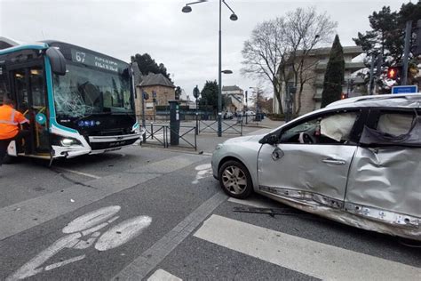 Accident à Rennes Quatre Blessés Après Un Choc Entre Un Bus Et Une