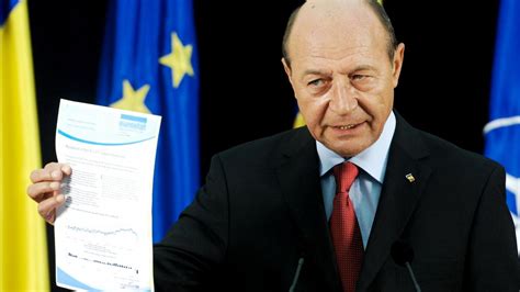 Băsescu mesaj pentru Tudose Opriţi modificarea Codului fiscal altfel