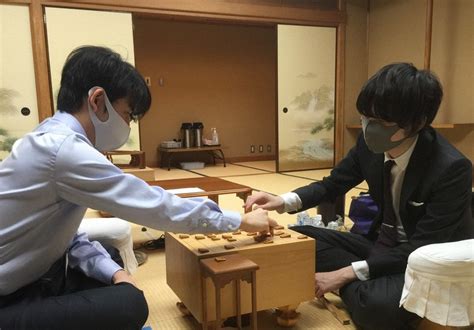 第70期王将戦リーグ特選譜：観戦棋士も「意味がわからない」細心の一手 藤井王位が佐藤天九段を破り、ようやく1勝 毎日新聞