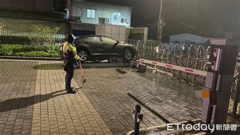 汽車半夜猛撞工業區柵欄「駕駛失蹤」 警急尋車主到案說明 Ettoday社會新聞 Ettoday新聞雲